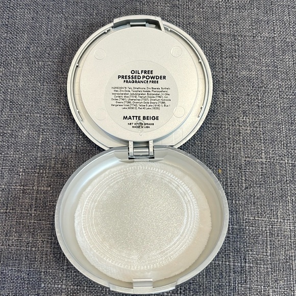 Oil Free & Fragrance Free Pressed Powder “Matte Beige” - Picture 3 of 3